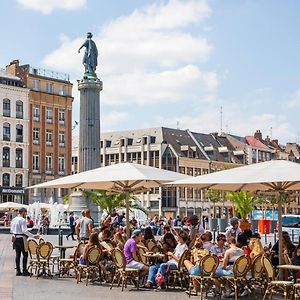 Appartement 2 Chambres Avec Parking, Proche Metro